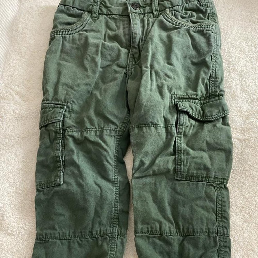 H & M CARGO PANTS BOYS SIZE 4 - 5 YEARS